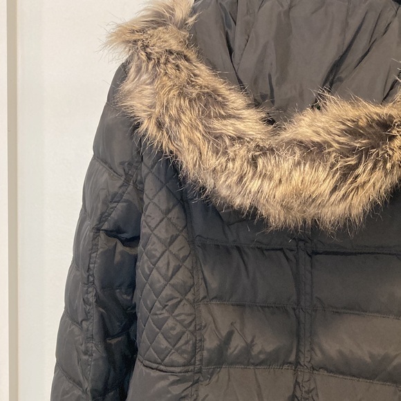 London Fog Black Down Puffer with Detachable Faux Fur Hood Size M… - Picture 12 of 15